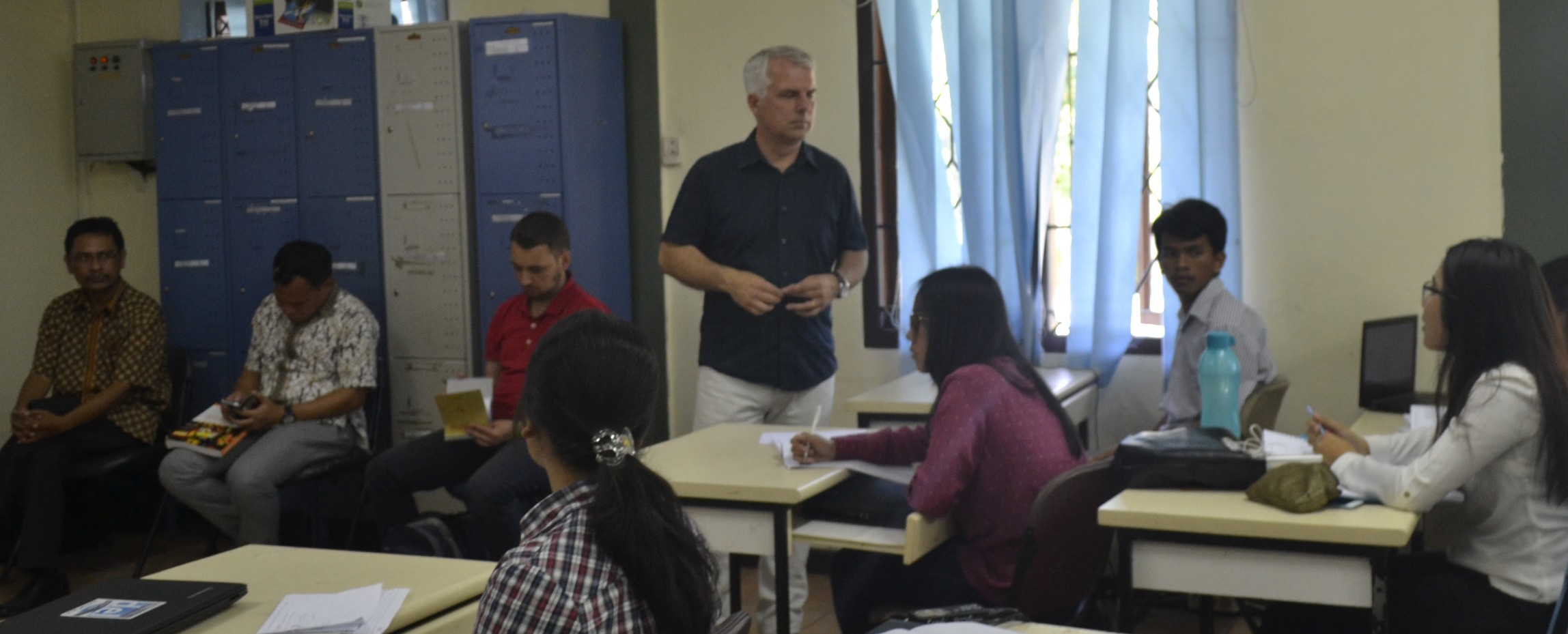 Program Pre-master Mahasiswa Prodi Manajemen Rekayasa IT Del oleh Prof. Mark Van Der Veen & Prof. Ed Peelen (University of Amsterdam)