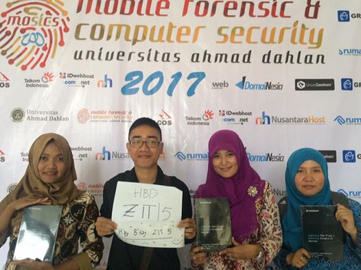 Alumni IT Del menjadi Pembicara Seminar dan Workshop  di Acara Forensika Digital pada Universitas Ahmad Dahlan (UAD) Yogyakarta, (17 dan 18 Februari 2017)