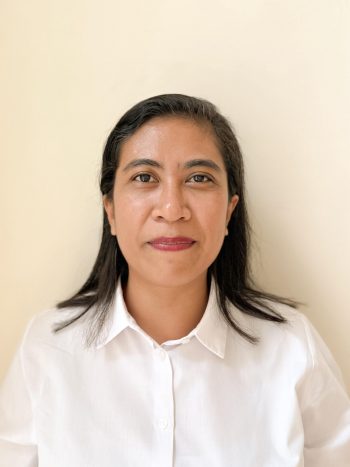 Pasfoto_Riyanthi