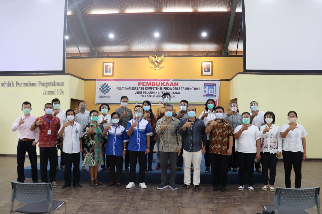 Pembukaan Pelatihan Berbasis Kompetensi (PBK) Mobile Training Unit Jenis Pelayanan Literasi Digital DIPA BBPLK Medan TA. 2021