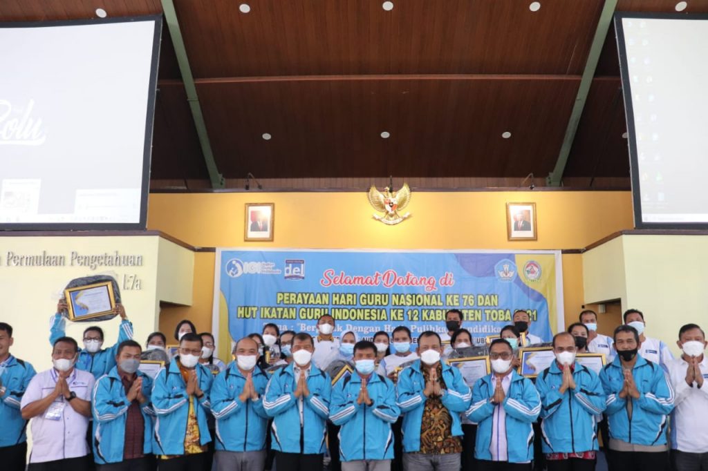 Perayaan Hari Guru Nasional ke 76 Tahun dan Hari Ulang Tahun Ikatan Guru Indonesia ke-12 Kabupaten Toba 2021  di Auditorium Institut Teknologi Del