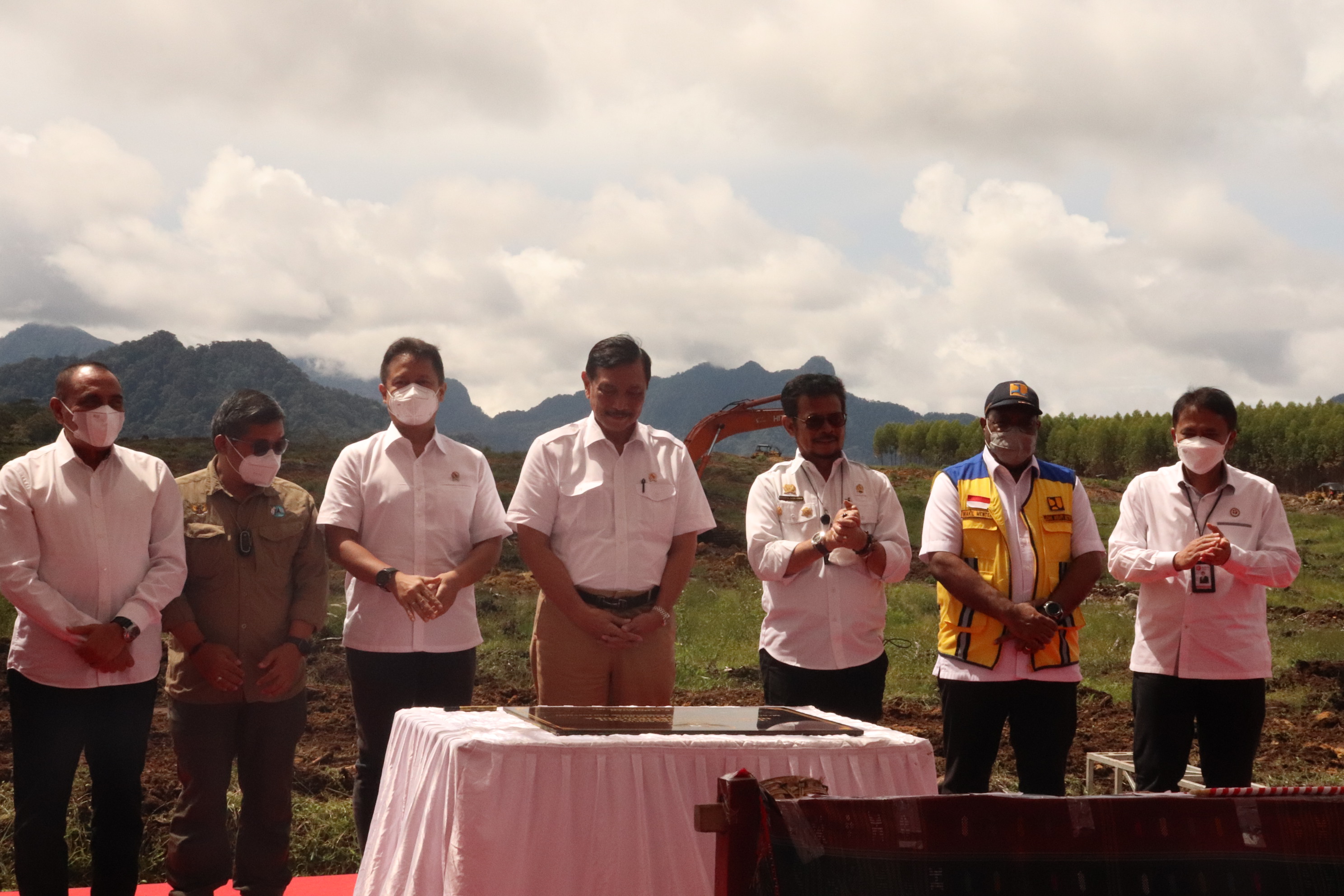 Peletakan Batu Pertama (Groundbreaking) Taman Sains Teknologi Herbal dan Hortikultura (TSTH2) di Area KHDTK Penelitian dan Pengembangan Kehutanan Institut Teknologi Del