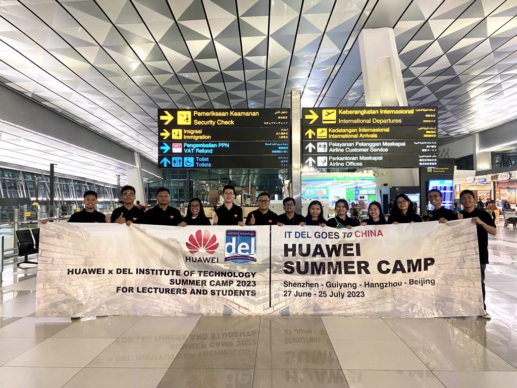 Dosen dan Mahasiswa IT Del Mengikuti Program Huawei Summer Camp 2023 di China