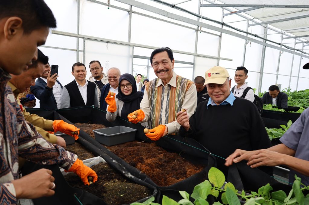 Kunjungi TSTH2 IT Del, Bapak Luhut Tekankan Penguatan Riset dan Nilai Tambah Produk