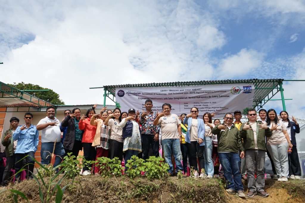 Pelatihan Teknologi Hidroponik Vertikal Berbasis IoT Terintegrasi Energi Surya dan Panen Perdana Seledri di Tapanuli Utara: Program IEEE Tech4Good 2025